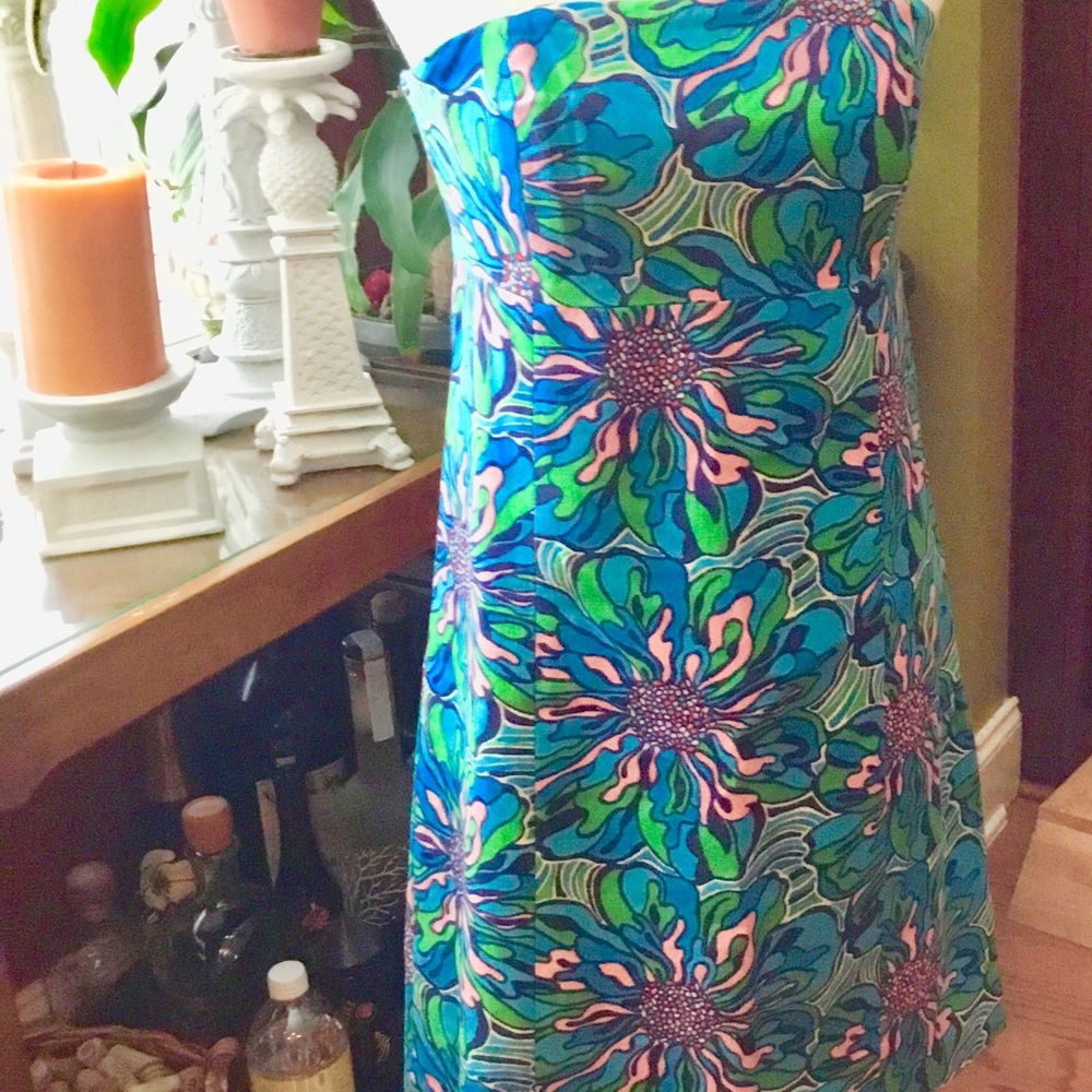 Adorable Strapless Lilly Pulitzer floral dress